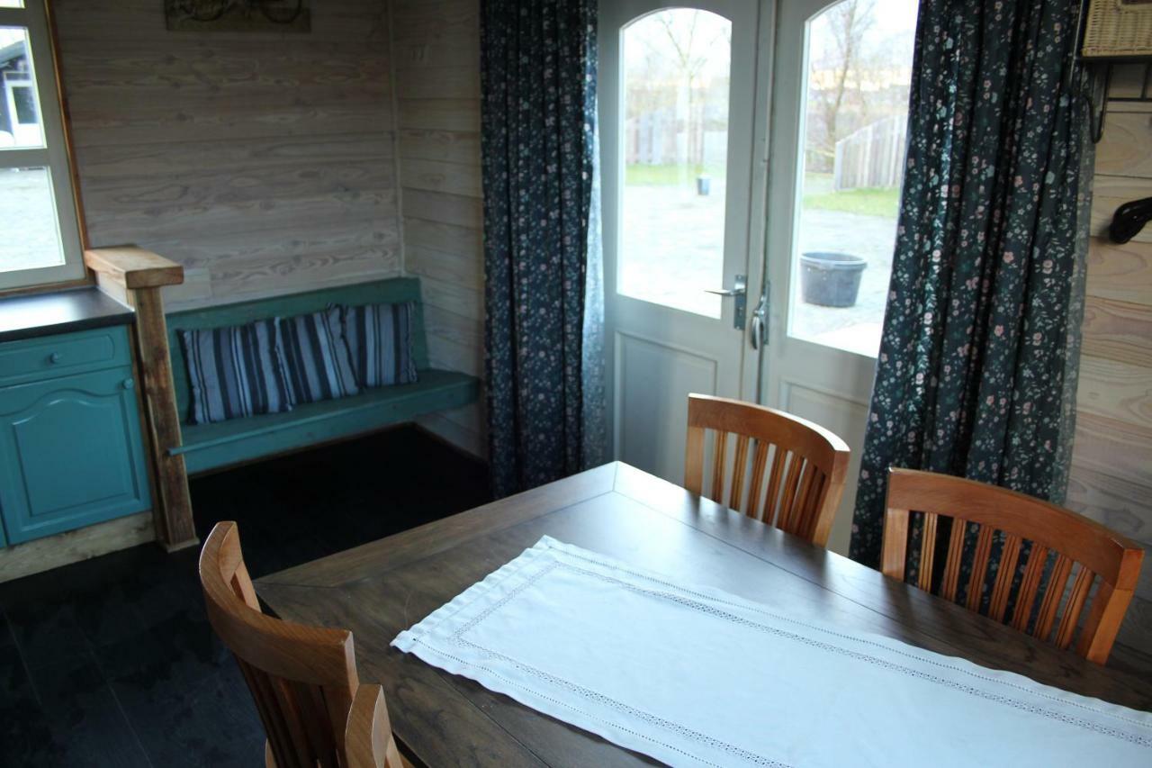 Chalet - Camping 'T Dekske Wintelre Exteriér fotografie