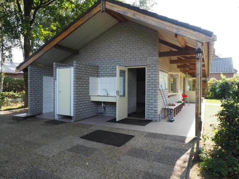 Chalet - Camping 'T Dekske Wintelre Exteriér fotografie